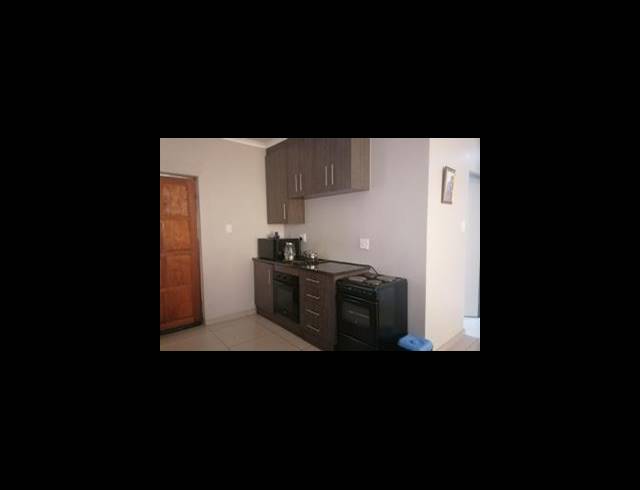 3 BEDROOM HOUSE FOR SALE IN CLAYVILLE